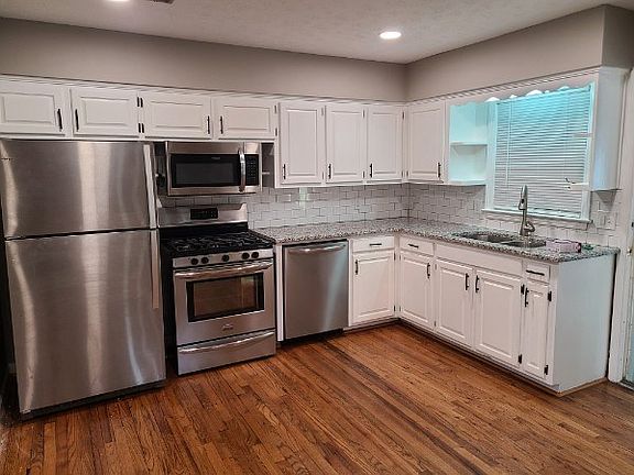 3rd image of 5920 Reed Ave