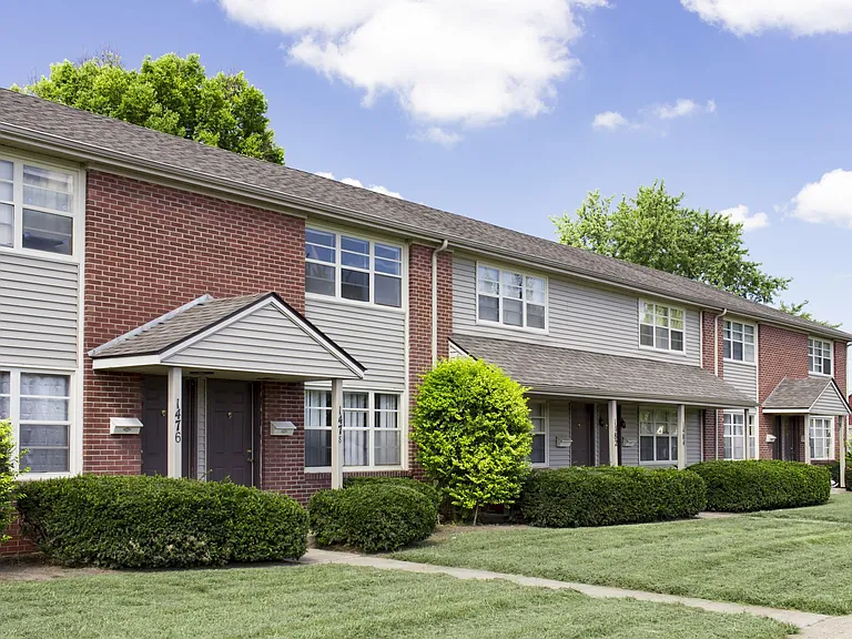 Columbus Crossing Townhomes — Photo 29