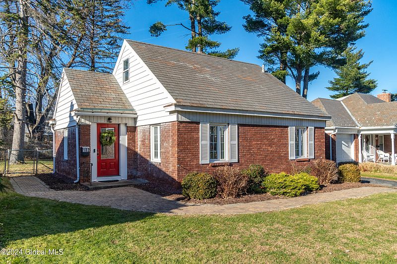 2nd image of 182 Milner Avenue