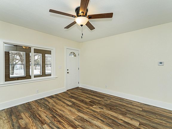 4th image of 604 10th Ave SE