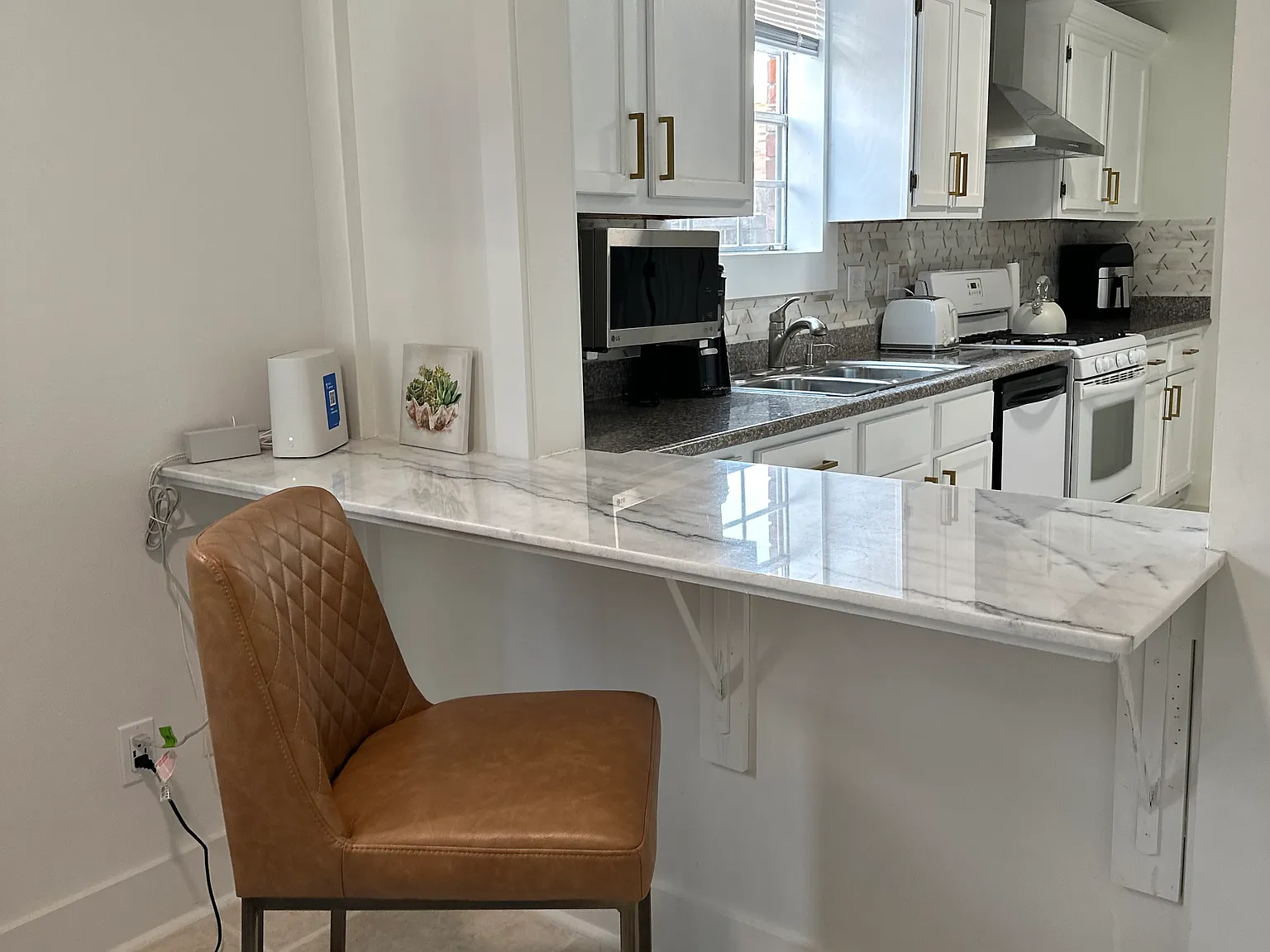 2 bed, 1.5 bath, 1330 sqft, $2,100 — Photo 4
