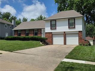 8746 Park St, Lenexa, KS 66215