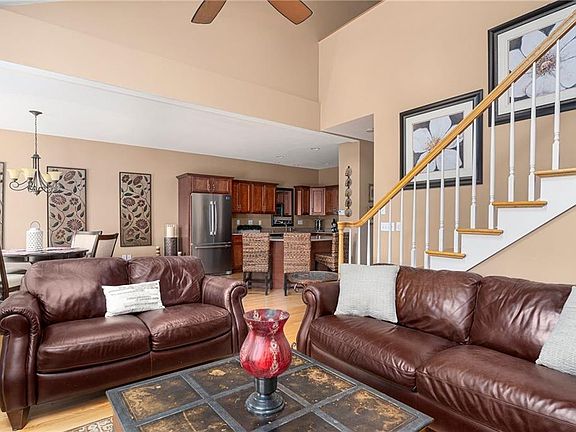 4th image of 131 Fruit Hill Ave #A3