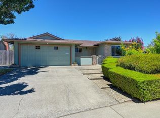 141 Waterglen Cir, Sacramento, CA