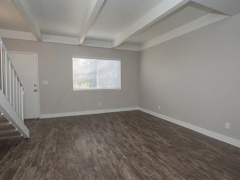 Monterey Townhouse — Photo 24