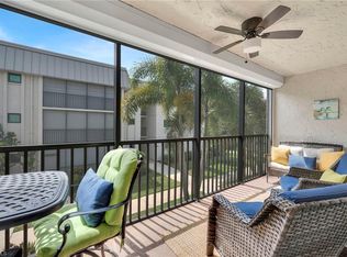 788 Park Shore DR #D26, NAPLES, FL 34103