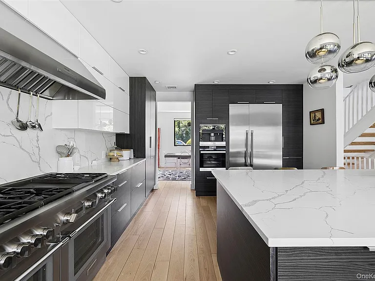 112 Huntington Rd — Photo 9