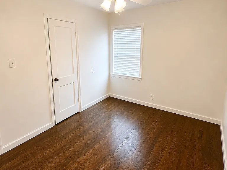 407 N Elizabeth St — Photo 5