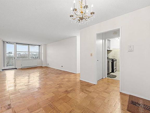 4th image of 41-40 Union St #6-R