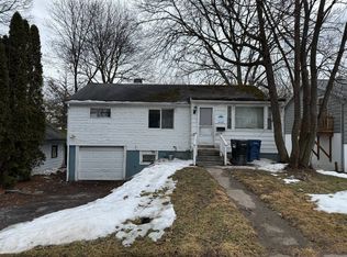 211 Kensington Pl, Syracuse, NY 13210