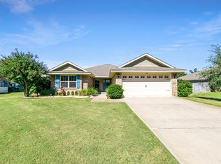 689 Symphony Way, Freeport, FL 32439