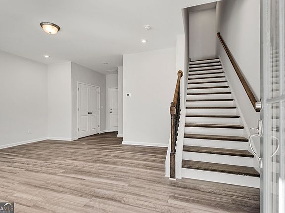 5th image of 113 Jameson Dr