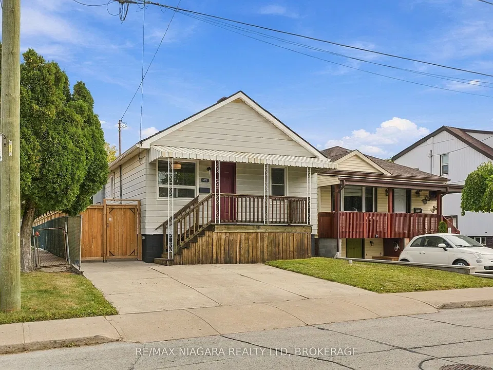 422 Brunswick St #UPPER