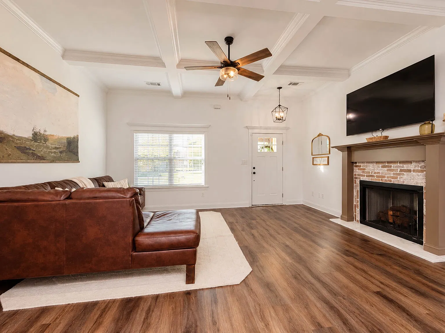 3 bed, 1600 sqft, $2,500 — Photo 3