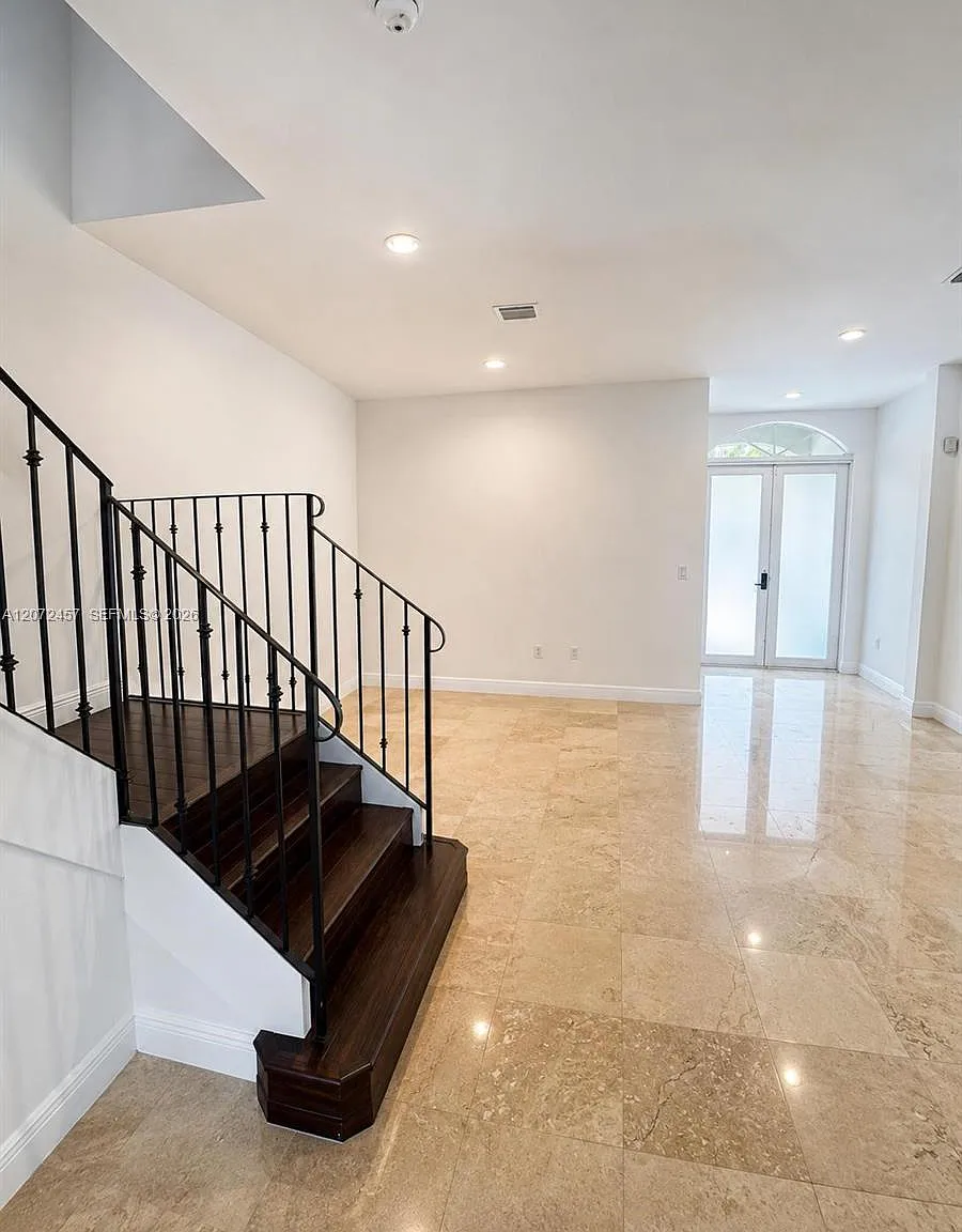 Brickells Flagler — Photo 4