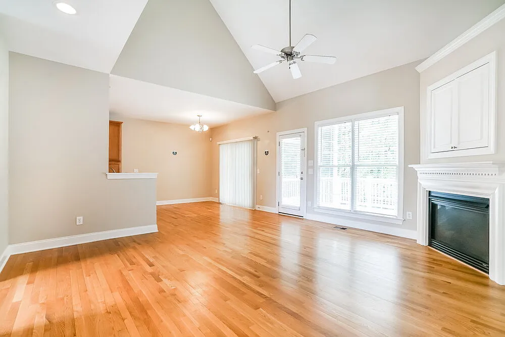 3 bed, 2.5 bath, 2179 sqft, $3,480 — Photo 4