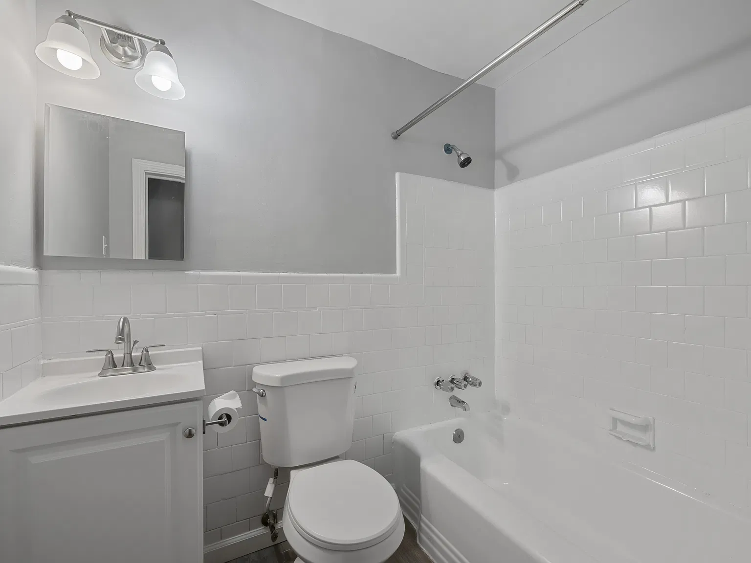 2 bed, 898 sqft, $1,300 — Photo 4