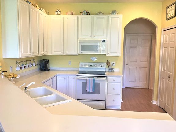 Large, modern kitchen
