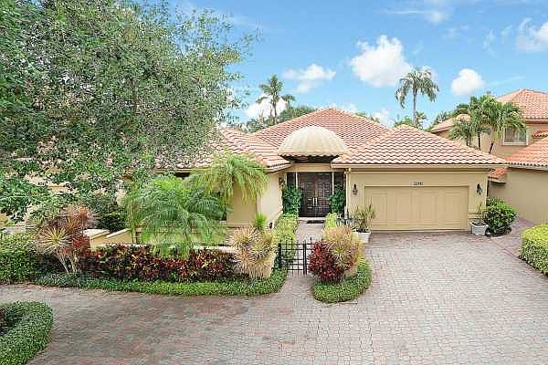 Home For Sale In Boca Grove