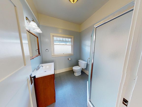5th image of 2811 E St