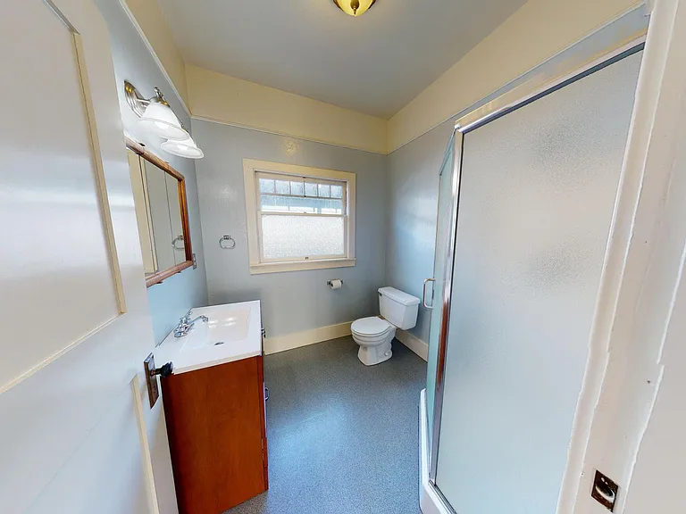 2811 E St — Photo 7