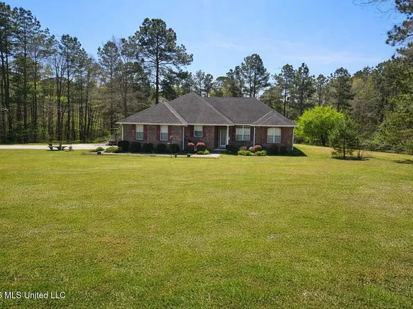 173 Providence Church Rd, Collins, MS 39428