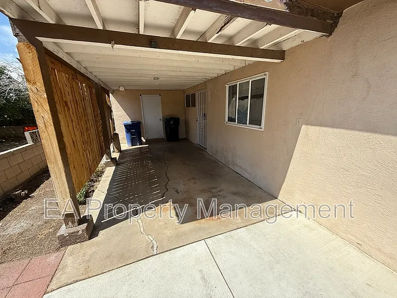 2 bed, 1.0 bath, 900 sqft, $1,345 — Photo 2