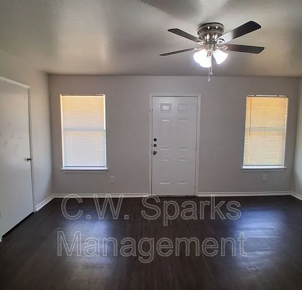 13651 Biggs St — Photo 6