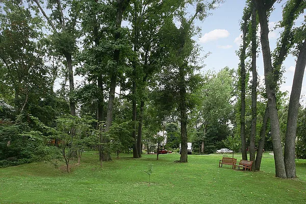 Sold by REMAX Distinguished Homes | media 43