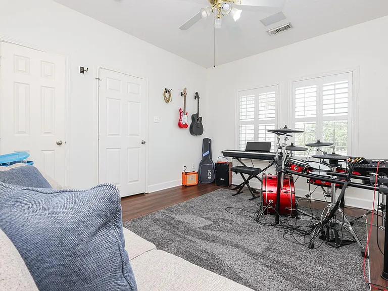 1904 Stonegrove Ct — Photo 15