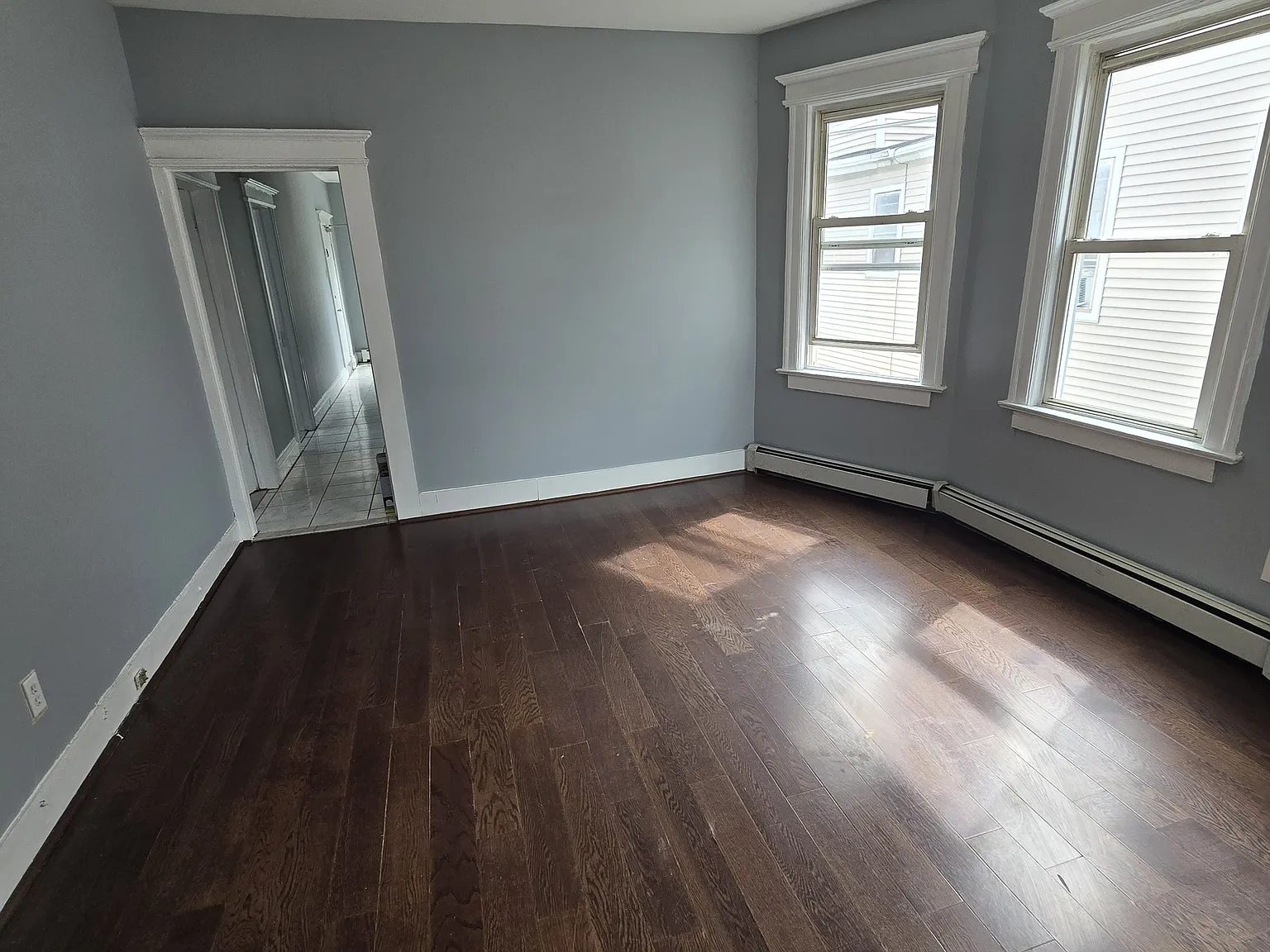 958 Grove St — Photo 2