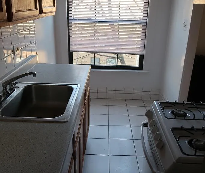 2617-25 W Gunnison St #2617-1B — Photo 3