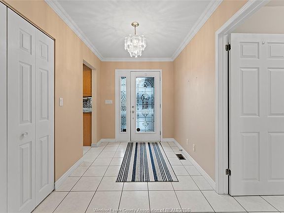 4th image of 1712 Lesperance Rd