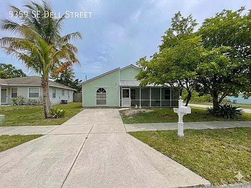 5359 SE Dell St Photo 1