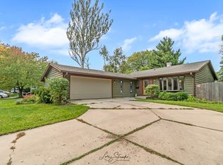 37 Fieldpoint Rd, Montgomery, IL 60538