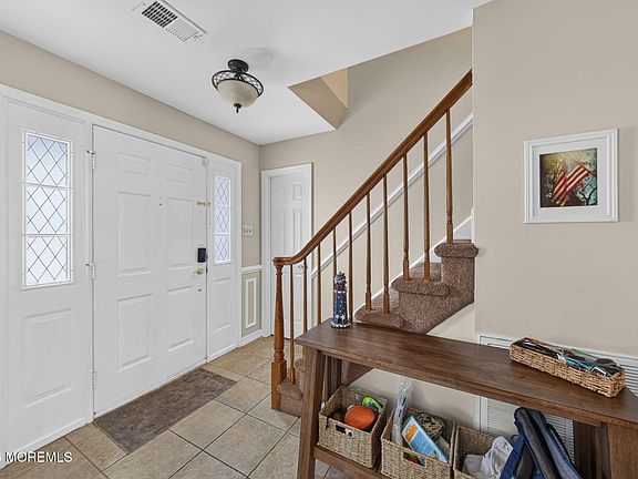 3rd image of 18 Cidermill Court