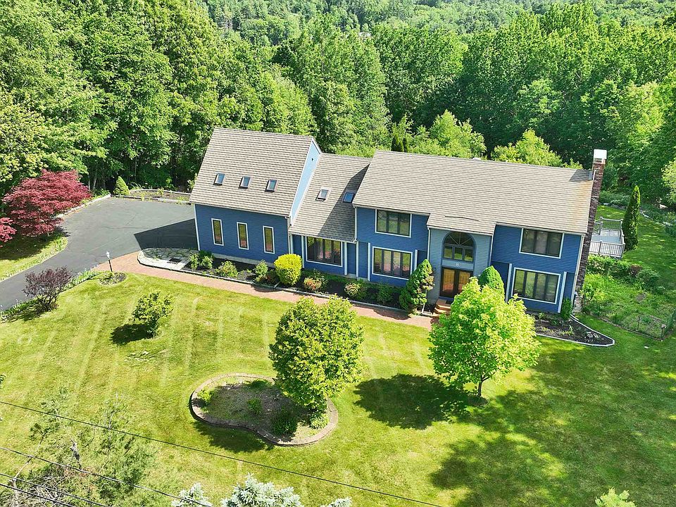 1st image of 8 Longview Drive