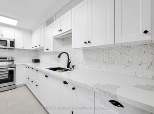 180 Markham Rd #1701, Toronto, ON M1M 2Z9