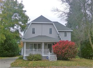 413 Wallace St, New London, WI 54961