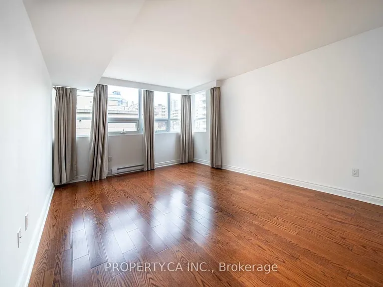 71 Charles St E #402 — Photo 22