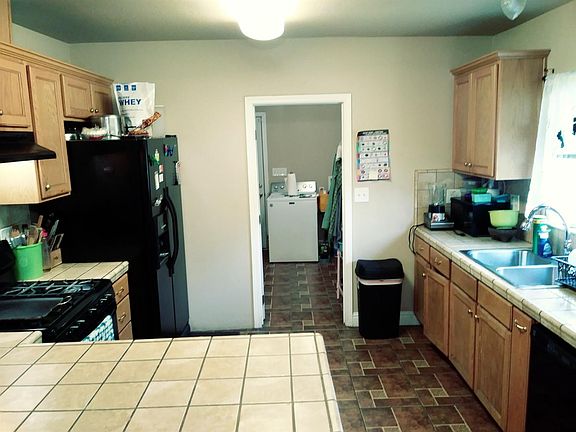 5th image of 805 S Cedar Ave
