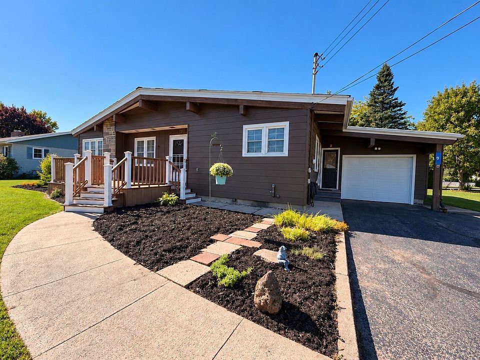 1st image of 9 Laflure Ln