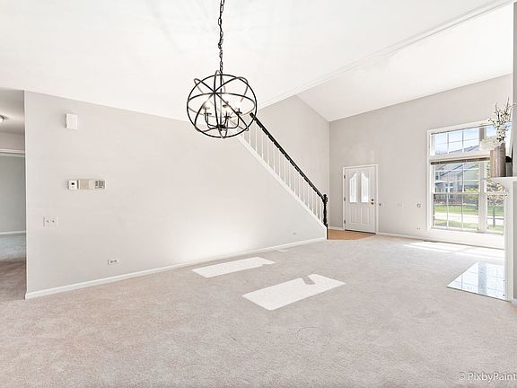 4th image of 76 Fontaine Ct