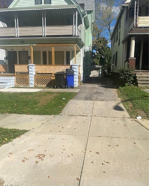 2nd image of 1739 Taylor Rd