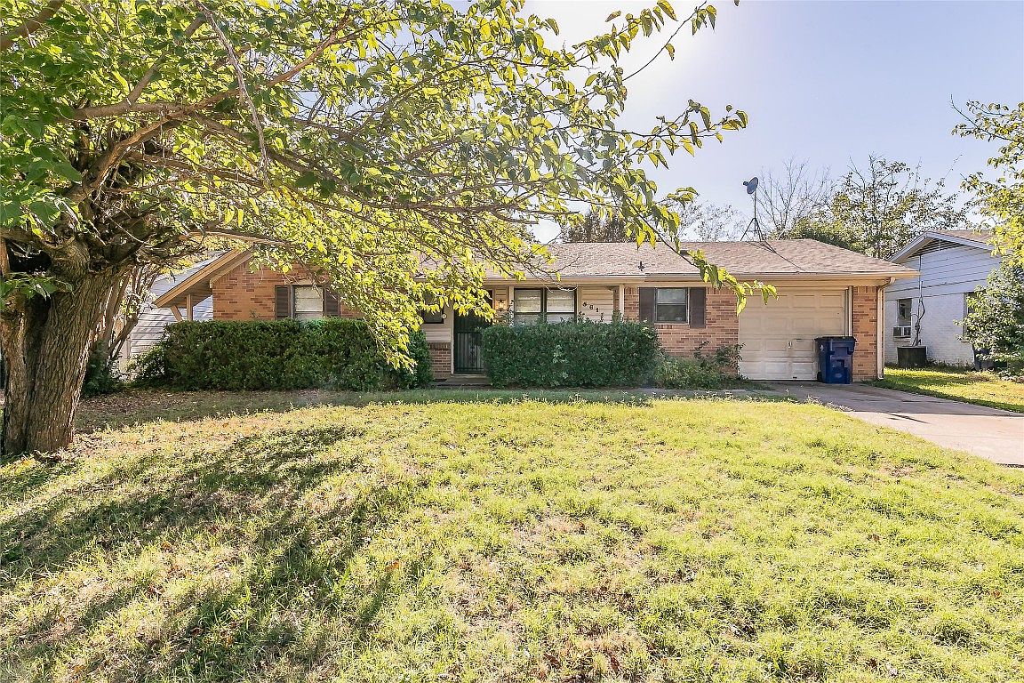 561 NW Newton Dr, Burleson, TX 76028 Zillow