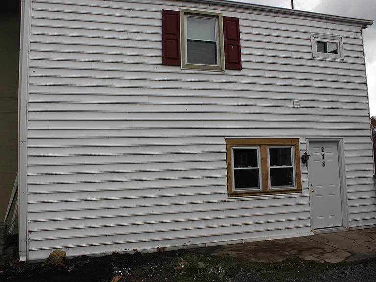 218 S Main St — Photo 2