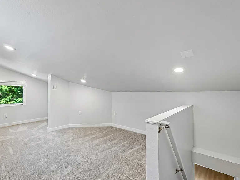 12607 NE 119th St #5 — Photo 15