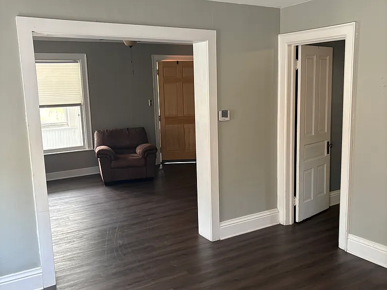 251 Pleasant Ave — Photo 5
