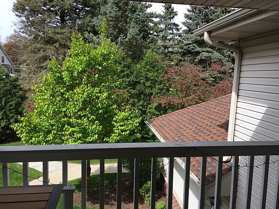 4th image of N43W32933 Rasmus Rd Unit 5E