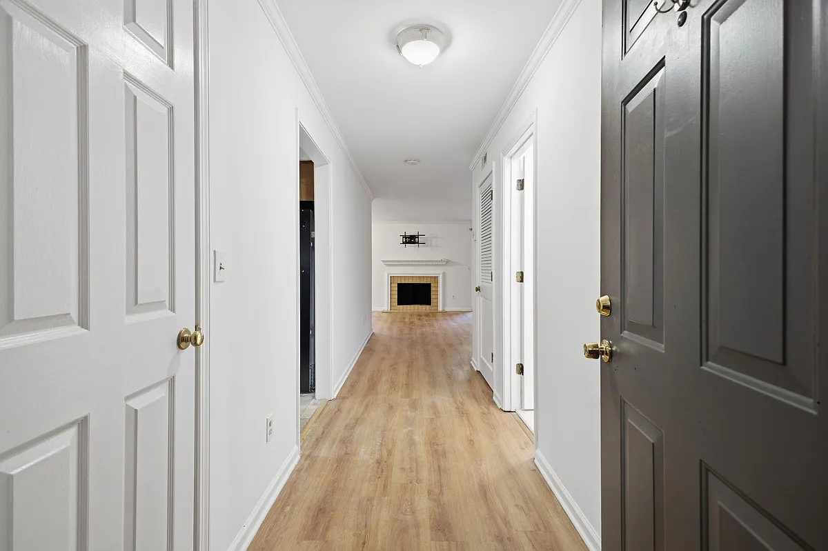 Building Photo - 138 Hillsboro Pl